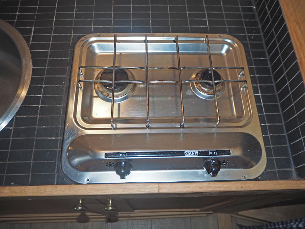 Saloon, Accommodation